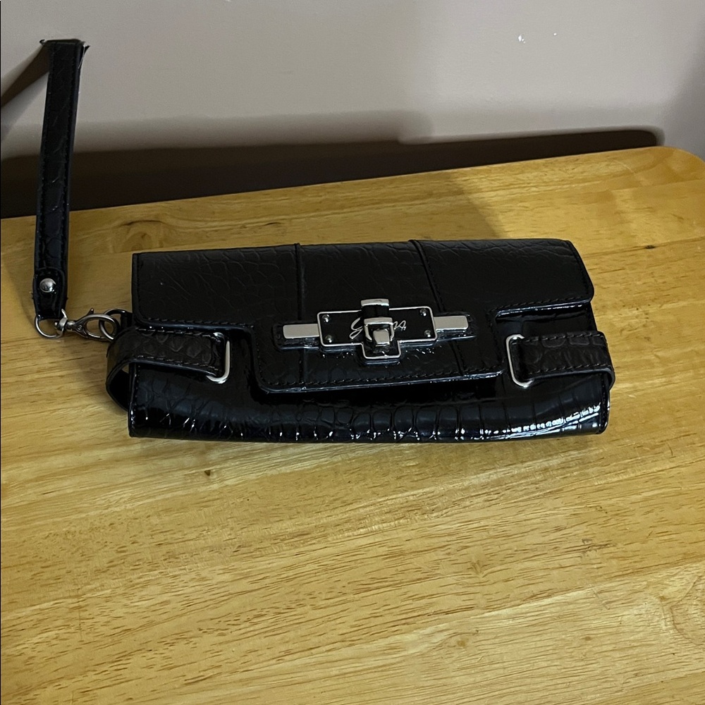 😄Black Pattern Leather Look PVC Wristlet Guess